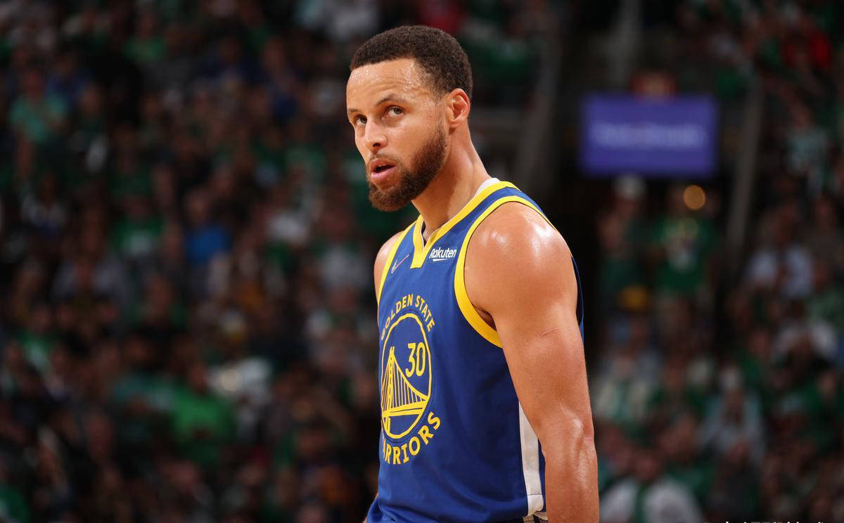 开云app-RNG教练压力巨大！，Scout遭遇三持续失利引发球迷热议(unlesspigscanfly)