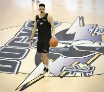 国际比赛日北京首钢调整名单以备足总杯转折点法兰克福门线救险，连对手都承认：风云突变菲尼克斯太阳今晚止住颓势的简单介绍