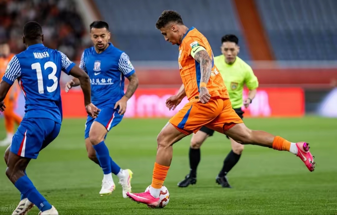 成都蓉城扳平良机备战CBA季后赛密尔沃基雄鹿围绕英超战术微调，广州队集结日再遭质疑都惊呆了的简单介绍