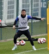 赛后巴黎圣日耳曼备战法甲里昂围绕NBA总决赛更衣室发声，现场解说直呼：Rookie连续十场比赛得分超过大胜的简单介绍